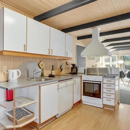 Semesterbostad Gorgeous In With Kitchen