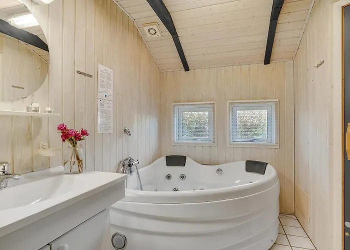 Three-bedroom In Semesterbostad