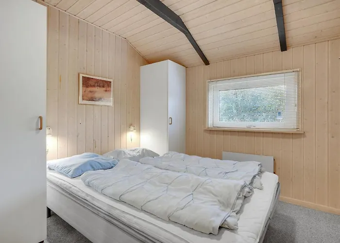 Three-bedroom In Semesterbostad *