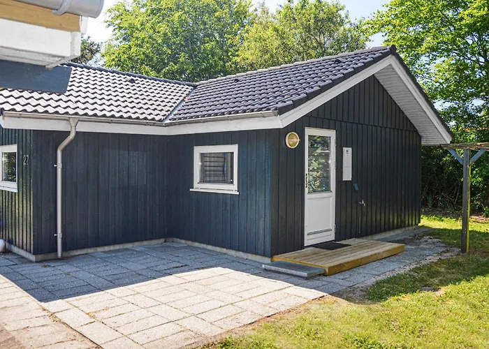 Three-bedroom In Semesterbostad